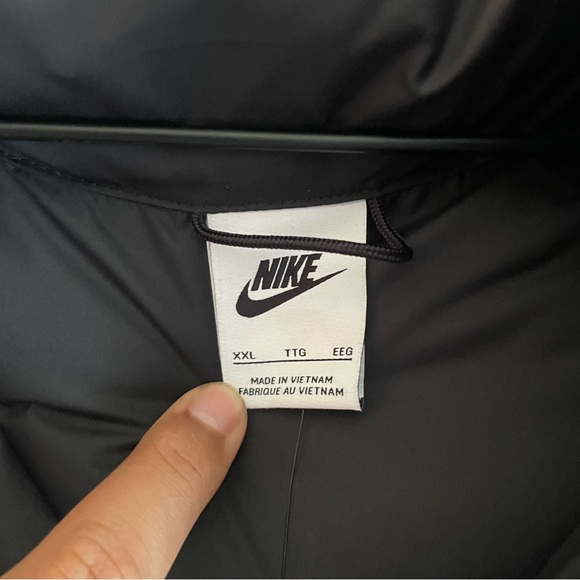 Nike Liverpool FC Windrunner Men’s Down-Fill Vest‎ - Picture 9 of 12